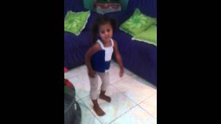 Aghata Dançando Pararatibum E Dom Dom Dom