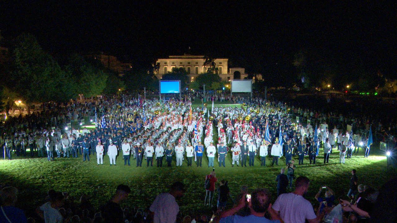 PARATA FINALE DELLA FANFARA BERSAGLIERI DI BEDIZZOLE A CORFU'