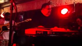 Video voorbeeld van "Papa Grows Funk last time live at Maple Leaf"