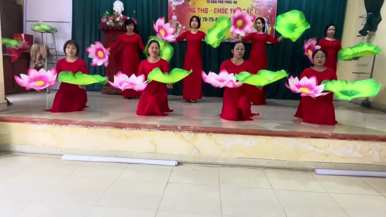 Tổ dân phố phúc hạ -vũ phúc múa bài con mừng thọ cha mẹ 