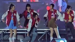 19012019 Hyein Slip Accident During The Perforamnce Of Ditto