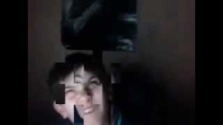 Behinderter Junge Lacht