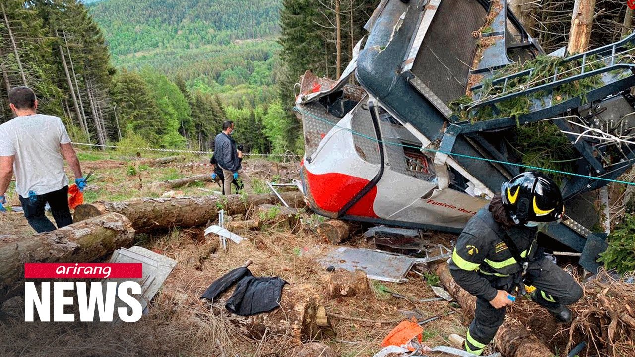 At least 14 killed in cable car accident in popular Italian tourist