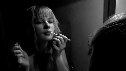 The flashing light come from everywheeere