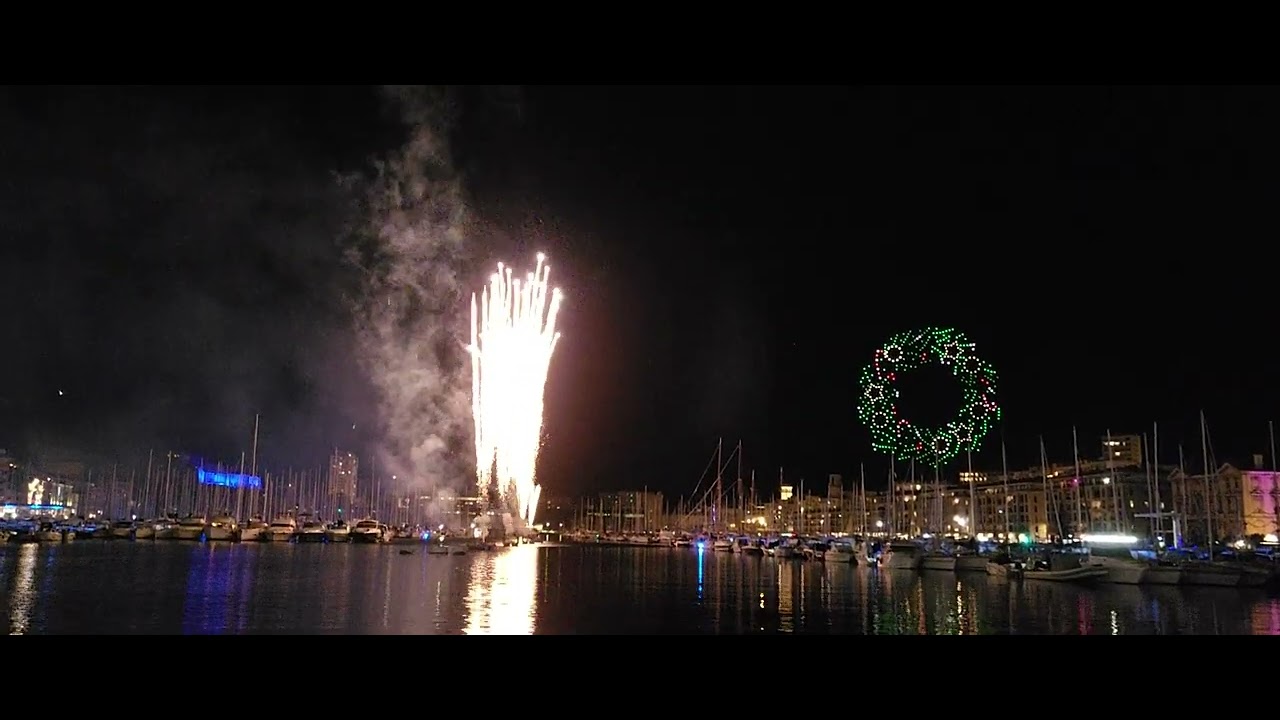 spectacle pyrotechnique, drones et lasers. Marseille