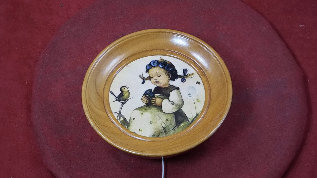 VINTAGE HUMMEL PRINT PULL STRING WALL PLAQUE WITH REUGE MOVEMENT ...