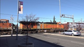 Bnsf 7958 Manifest Train South & Sacrt Light Rail, Utdc - Broadway Railroad Crossing, Sacramento Ca