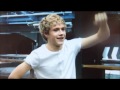 Niall falls over