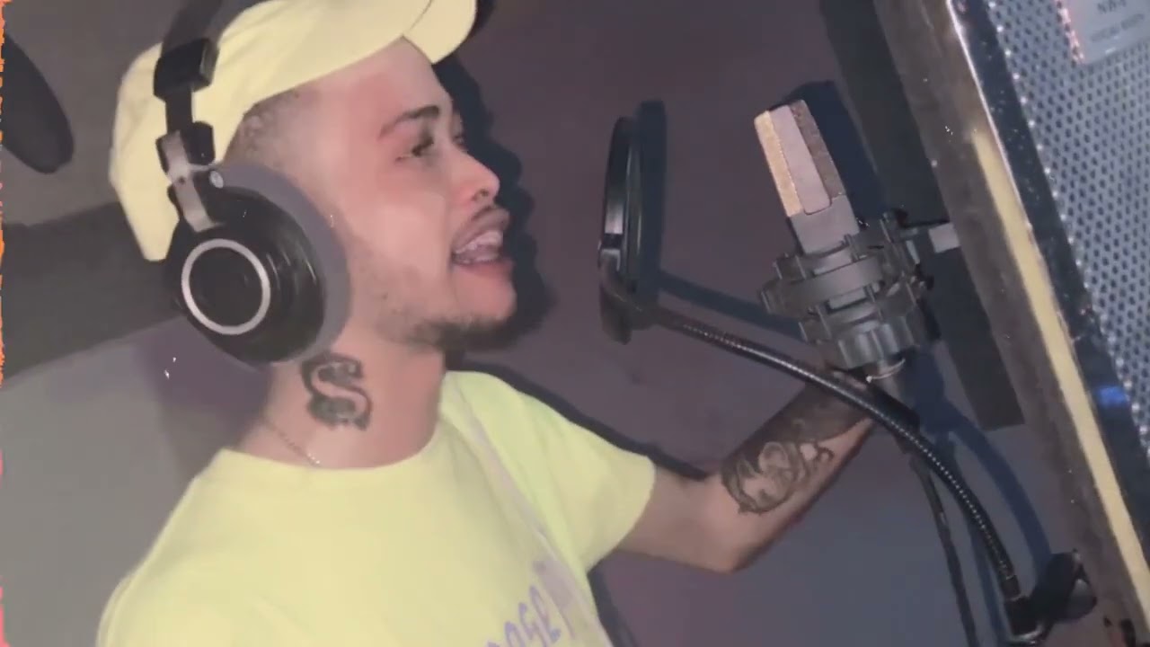 Watch C9- PAPI /FREESTYLE (visualizer ) prod. Entityskull on YouTube Watch C9- PAPI /FREESTYLE (visualizer ) prod. Entityskull on YouTube