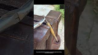 금속 수공구 작업 노하우: 바이스 고정 및 탄피 부품 해체 기술 #worker #process #workshop #handtools #metal