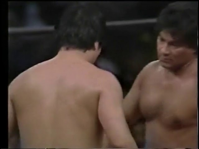 Masa Fuchi vs Chavo Guerrero (8/19/83) - YouTube