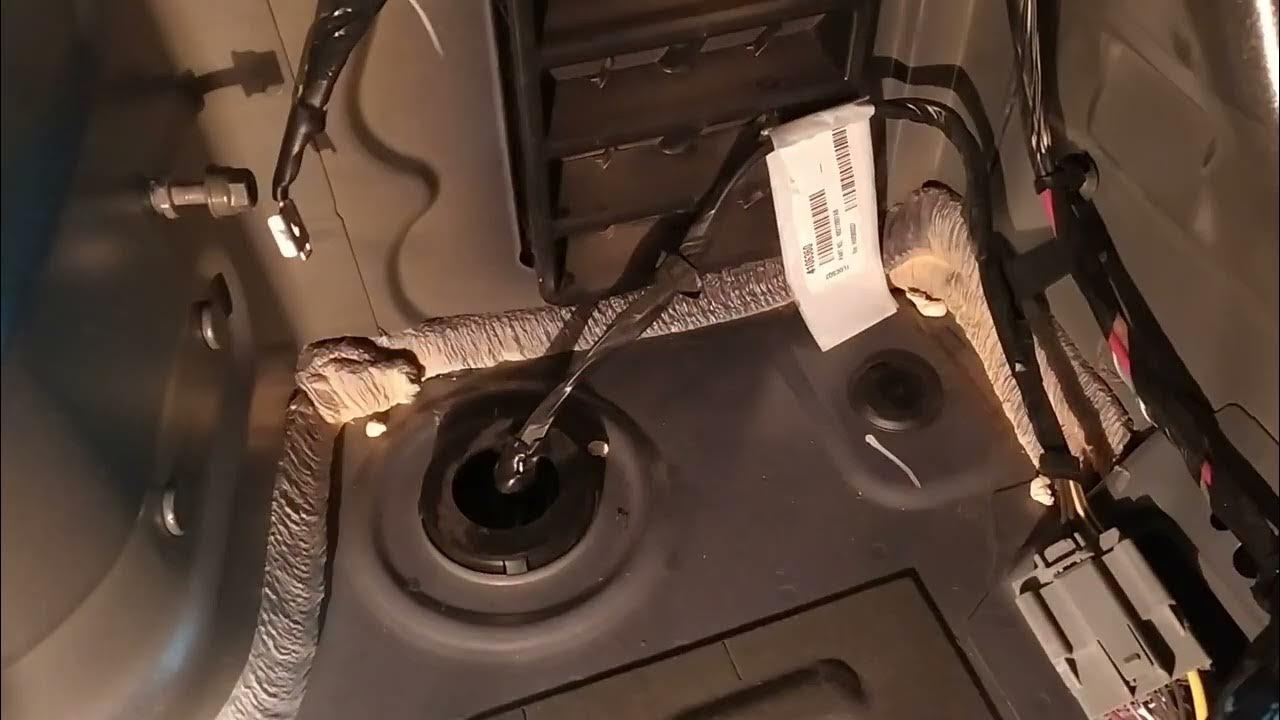 Как снять обшивку багажника jeep cherokee kl Обшивка двери багажника JEEP GRAND CHEROKEE SRT WK2 рестайлинг 2013 купить бу Z1
