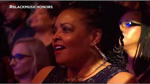 Donnie McClurkin and Kierra Sheard performing Addicted Love.