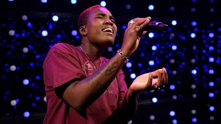 Arlo Parks - Blades (Live on KEXP)