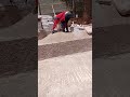 How to Mix Cement and Sand for a Pool Floor