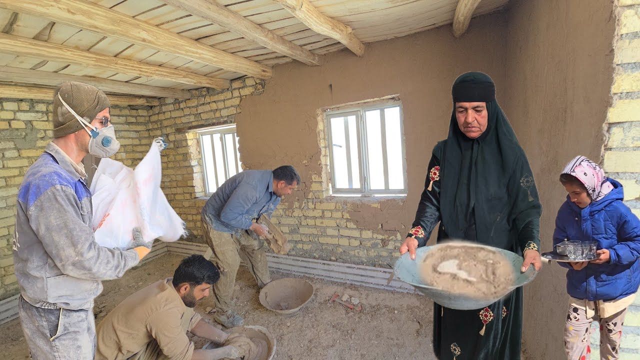 Grandma's unstoppable projects despite the crisis: The presence of master for plastering