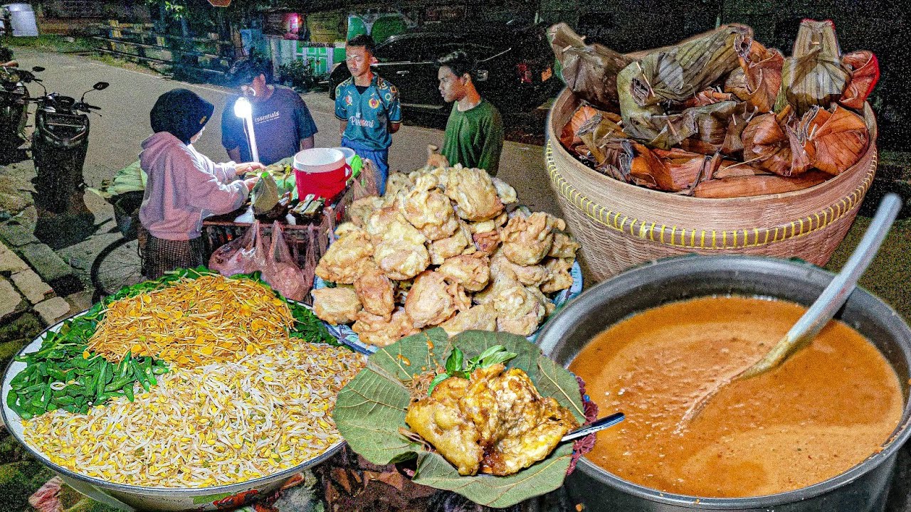 MERINDING!! PERJUANGAN MENGAYUH SEPEDA ONTEL MALAM MALAM,JUALAN NAIK SEPEDA ONTEL KE PANGKALANYA