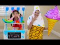 Emma y Tia Rose Juegan a la Tienda de Helados |Pretend Play con Carrito de Helados de Juguete