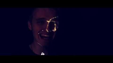 Close Up - Vixen (Official Video)