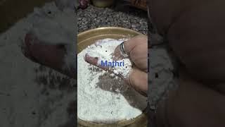maide ki mathri