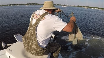 How to anchor your boat with 2 anchors.  DOUBLE ANCHORING FOR STRIPED BASS