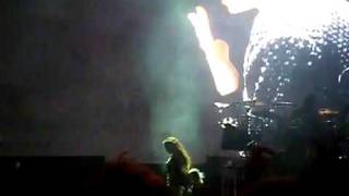 Halo To Sick Girl At Sydney Concert Most Video HQ