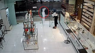Perfume Shopper Visited by a Ghost? Top 6 Real Ghost Sightings That Are Clear and Scary