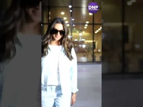 Deepika Padukone flaunts her casual look as she is spotted in the airport || DNP ENTERTAINMENT