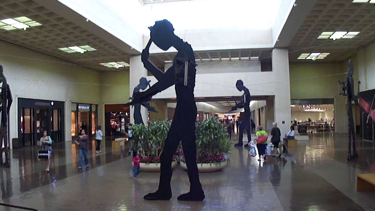 Jonathan Borofsky 'Five Hammering Men', NorthPark Mall, Dallas