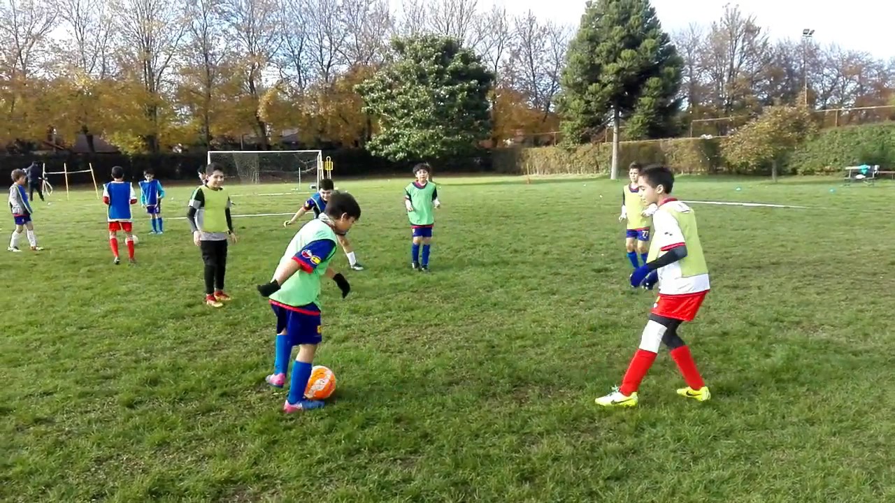 Fútbol Niños - Toca Balón - YouTube