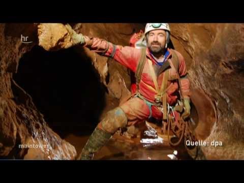 Video: Höhlenforscher Haben In Der Höhle Eine 