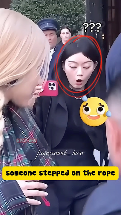 Rosé's Reaction When The Bodyguard Stepped On Her Strap 😲 #blackpink #rosé #rose #kpop #shortvideo