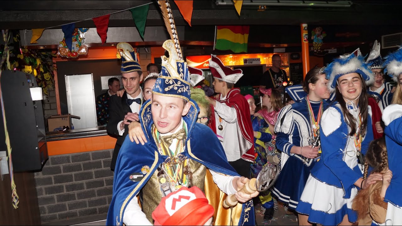 JNA Carnavalsbal 2023 - Binnenkomst Prins Rick II, Jeugdprins Tom III en Jeugdprinses Saar I....