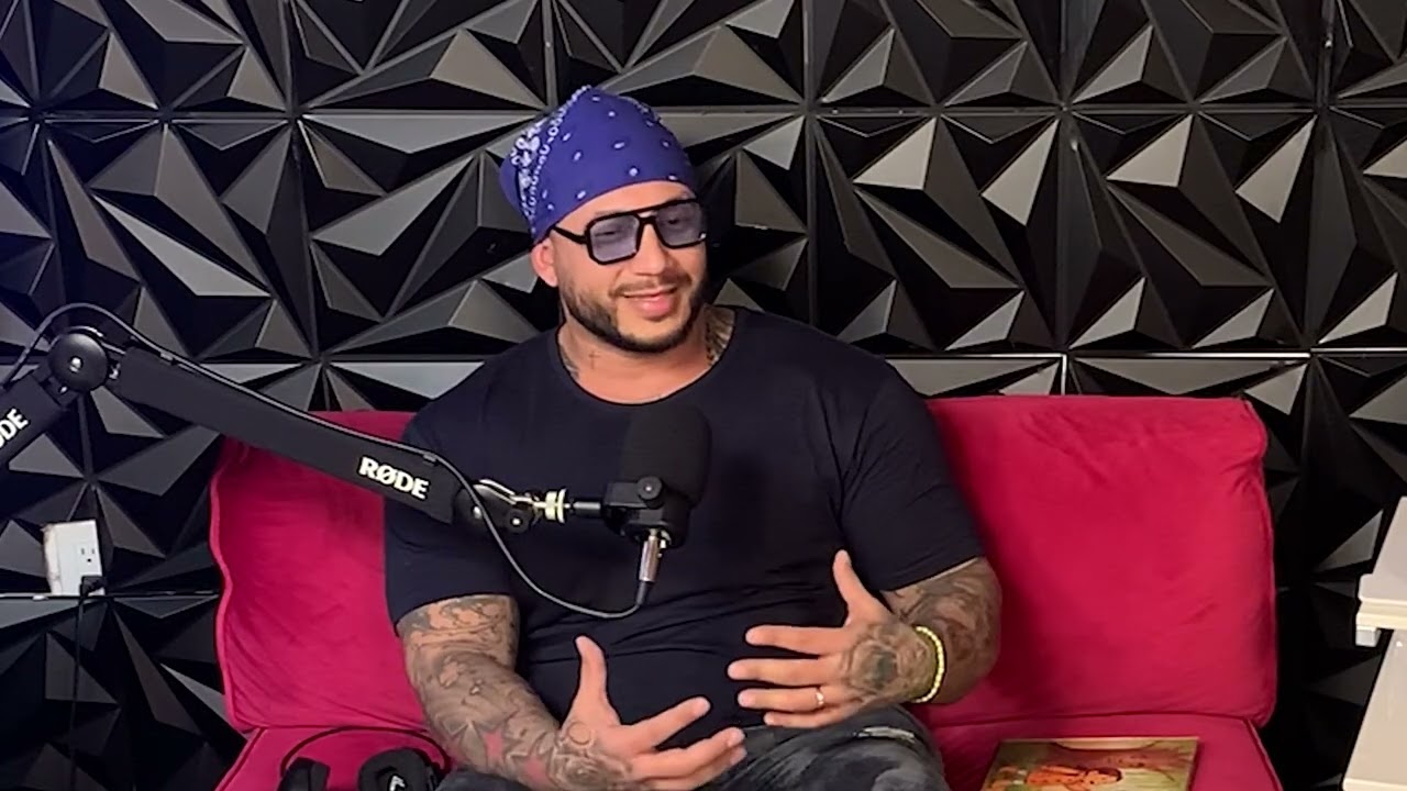 La felicidad la consigues cuando te das cuenta que  Amor propio es lo primordial para ser feliz 