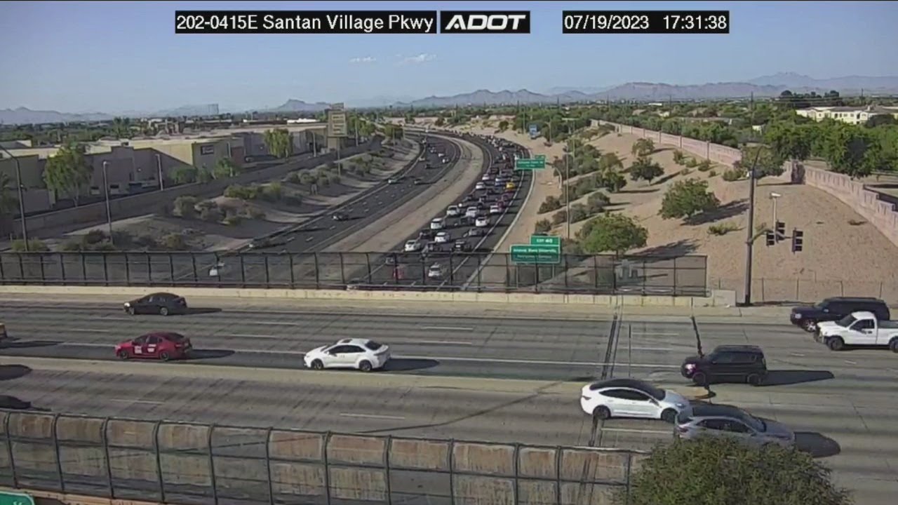 Traffic backup on Loop 202 in Gilbert - YouTube