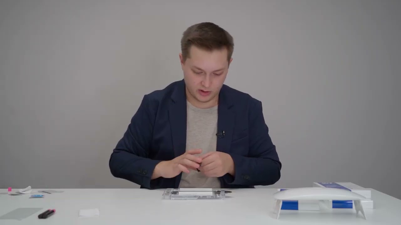 Установка защитного стекла WhiteStone Dome Glass на iPhone 13 Pro Max