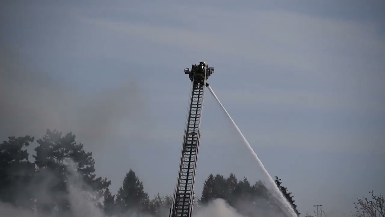 Richmond storage facility fire Cambie Rd