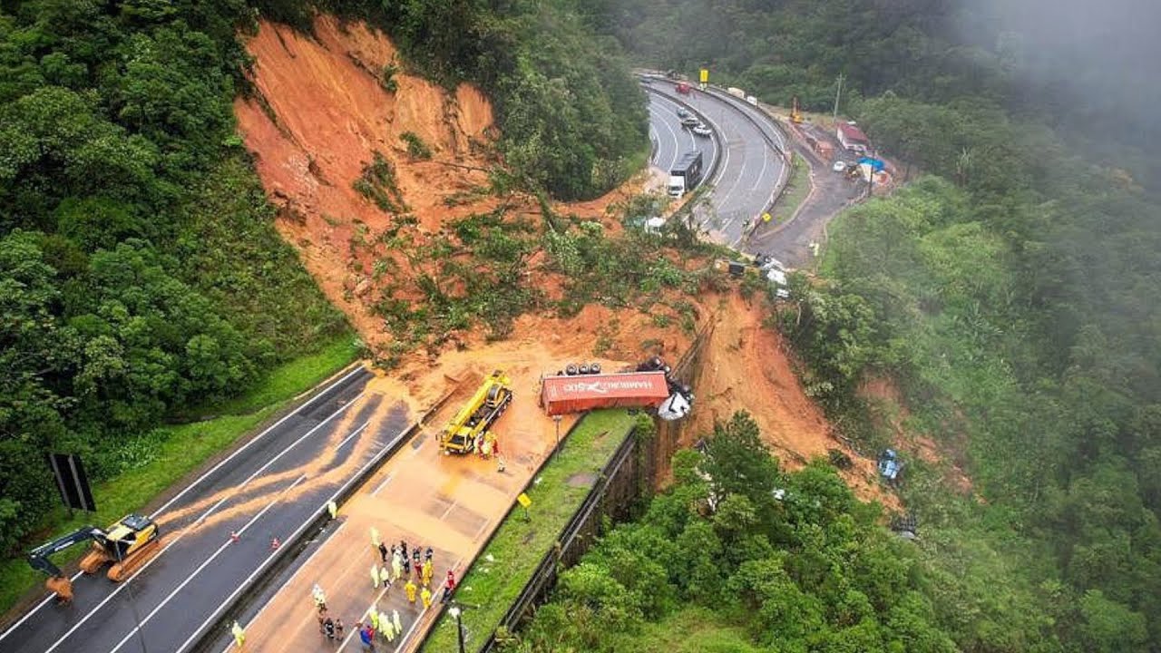 landslide-in-brazil-leaves-at-least-2-dead-and-dozens-missing-youtube