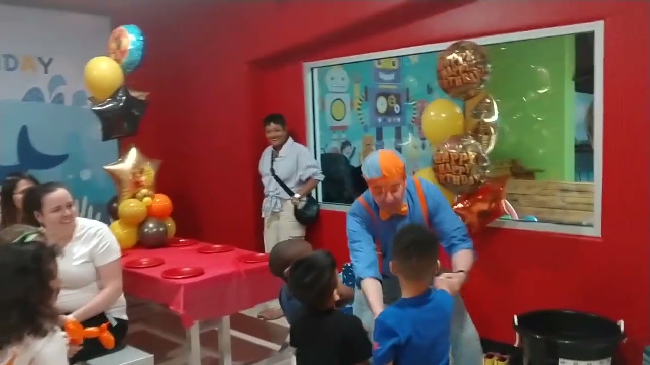 houston-party-character-orange-suspender-guy-bounce-bounce-missouri-city-greet-dance-birthday