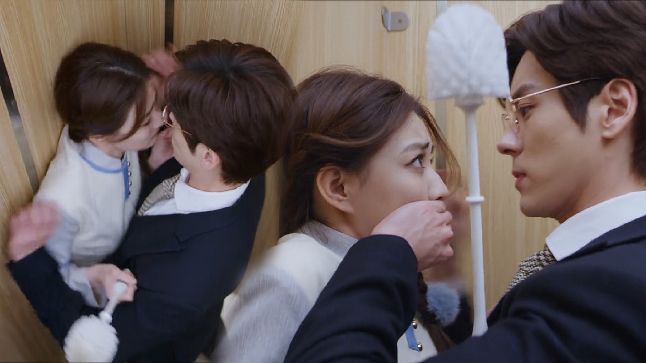 🌹【MOVIE】浴室突然來人，霸總把灰姑娘拉進來壁咚，兩人感情迅速升溫！ #好看中国电视剧 #爱情