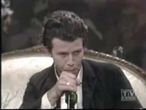 Tom Waits: The Piano Has Been Drinking -1977