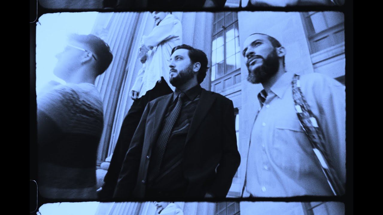 在 YouTube 上观看 Busty and the Bass - Fourth Wall (Official Visualizer) 在 YouTube 上观看 Busty and the Bass - Fourth Wall (Official Visualizer)