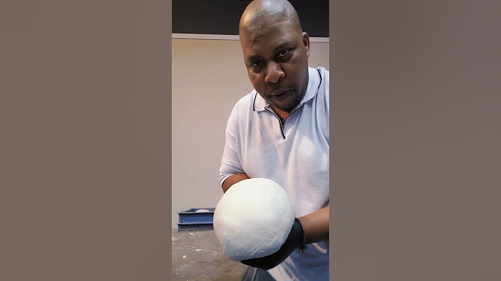 A quick tutorial of balling 1500g of pizza dough.