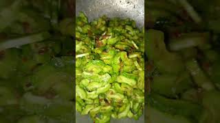 Download Lagu pahit tapi berkhasiat #food #kulinerjogja #cooking #shortsvideo #ramingkem #streetfood MP3