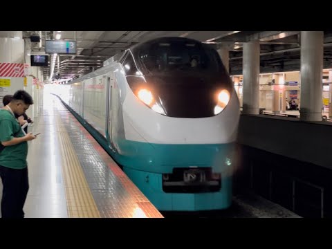 E657系ｶﾂK17編成（フレッシュひたち色リバイバル塗装・緑色・連結器カバー無し）が北千住駅3番線を通過するシーン（2023.9.15.10:27）