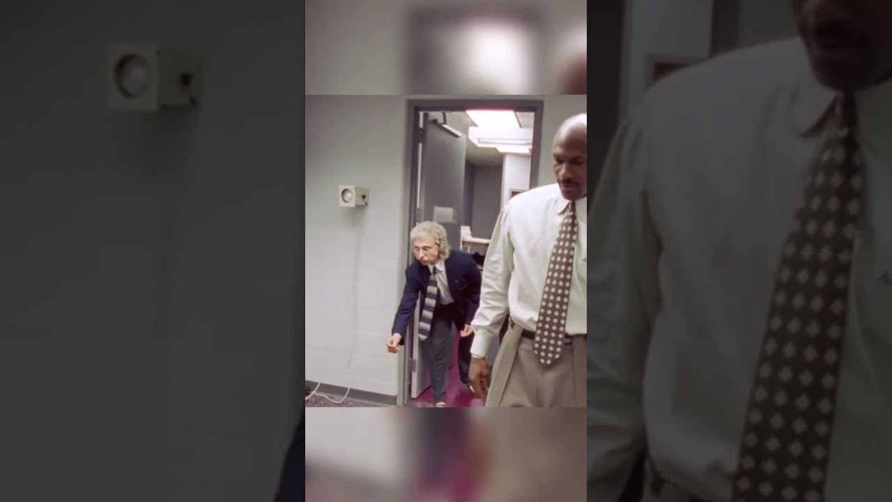 MJ’s Security Guard hits the Shrug after beating MJ at coin toss 🤣🤣