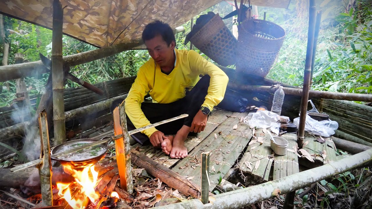 นอนป่าดิบเขาที่เก่ากับมั่ว กินอาหารป่าหยวกกล้วยอร่อยเพราะไม่ได้กินมานานมาก [วรวิช]