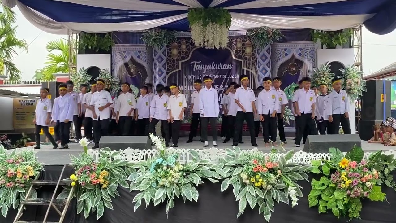 Pentas Seni kelas 5 Putra (MI AL MUJAHIDIN )Tari vastee