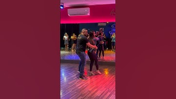 Reggie and Sue-lynn teaching an advanced salsa pattern! #ArubaSalsa #SalsaLessons #SalsaDancing