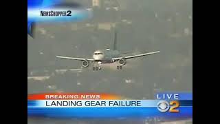 Amazing pilot lands airplane without front wheels